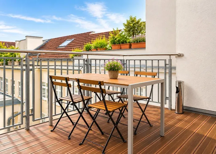 Apartment Two Bedroom Rooftop For 6 Near Center & Metro U2 *