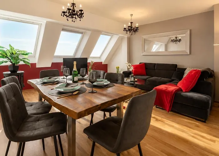 Two Bedroom Rooftop Apartment For 6 Near City Center & Metro U2 Appartement *