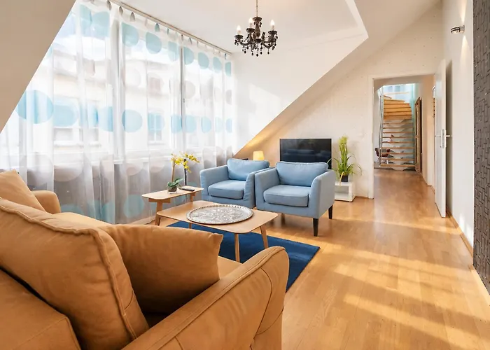 Two Bedroom Rooftop For 6 Near Center & Metro U2 Apartment *