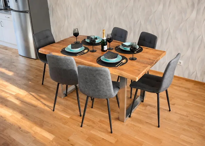 Apartment Two Bedroom Rooftop For 6 Near Center & Metro U2