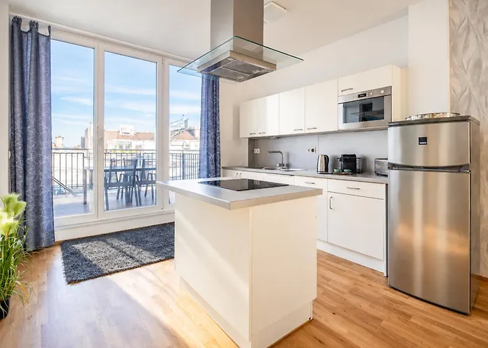 Apartment Two Bedroom Rooftop For 6 Near Center & Metro U2